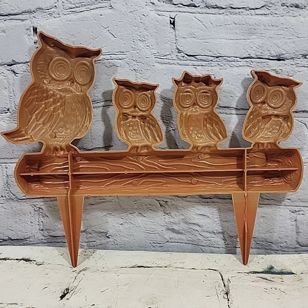 Vintage 80s Garden Spike Sign Hooter Family Owls‎ Plastic Kitschy Rustic Decor